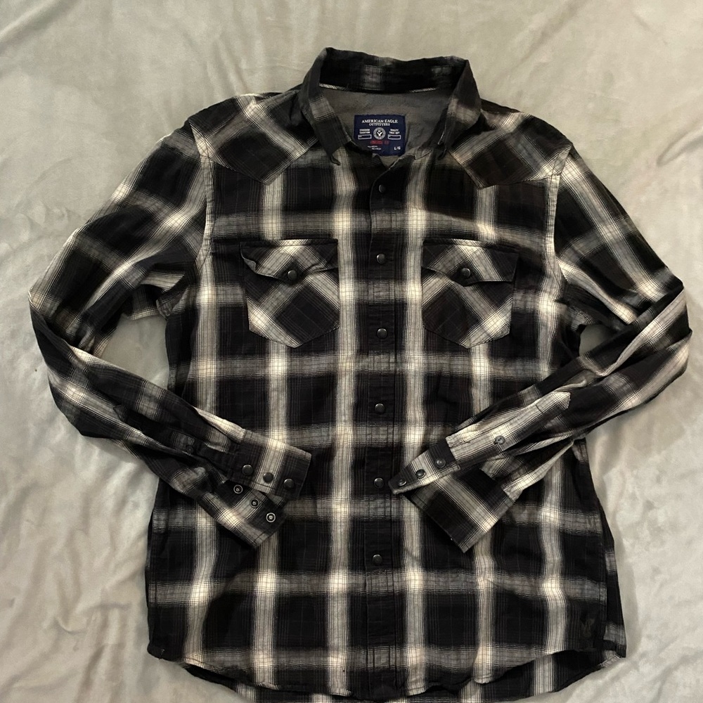 Men’s American Eagle Outfitters plaid shirt